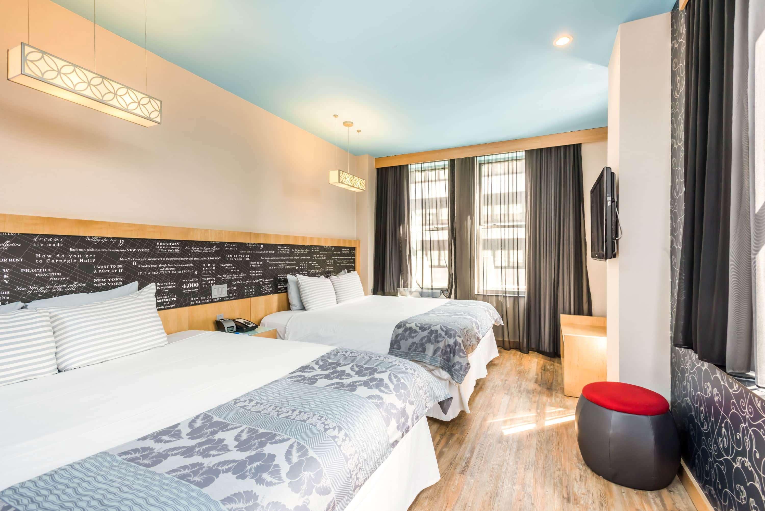 Tryp By Wyndham New York City Times Square - Midtown Exterior photo