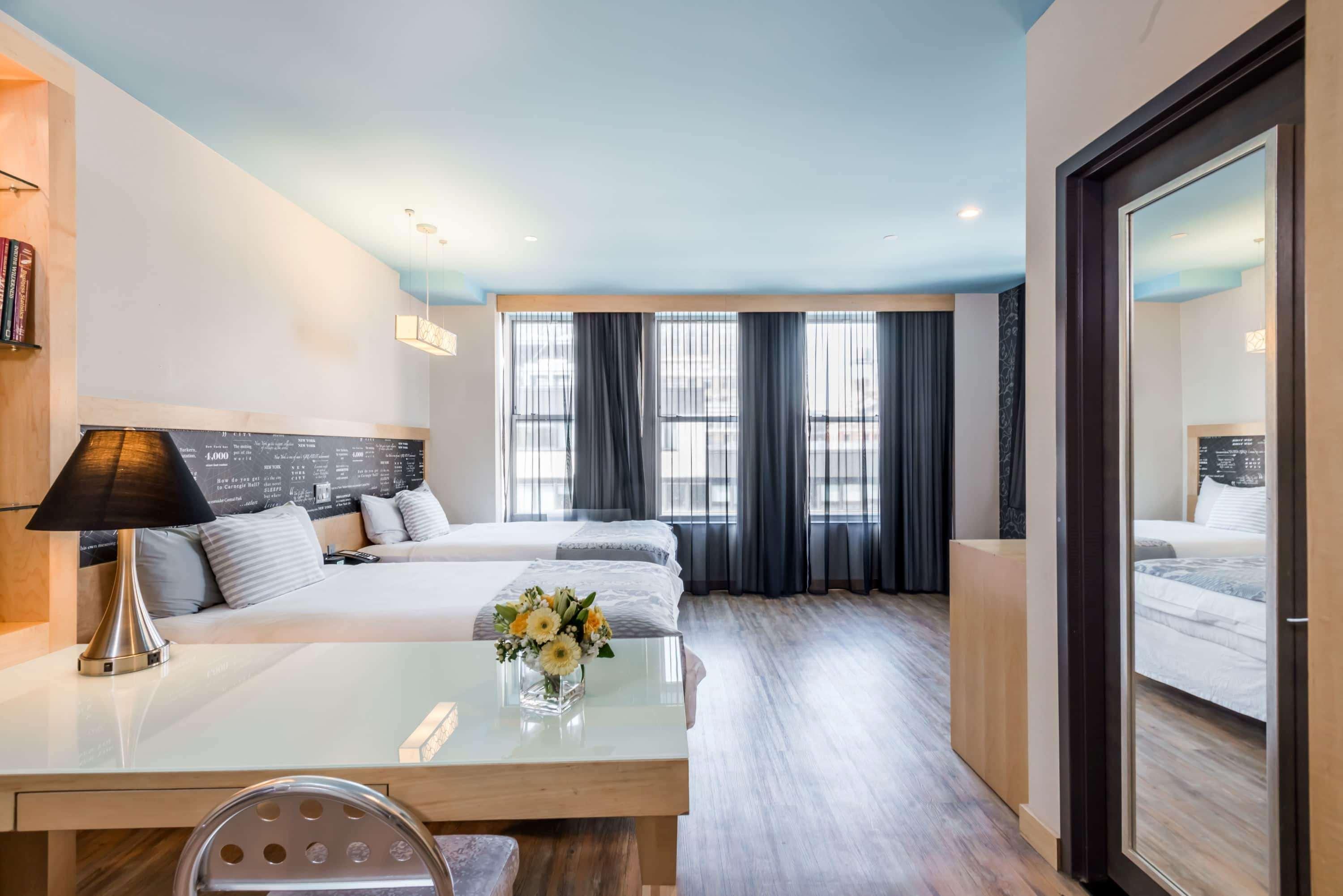 Tryp By Wyndham New York City Times Square - Midtown Exterior photo
