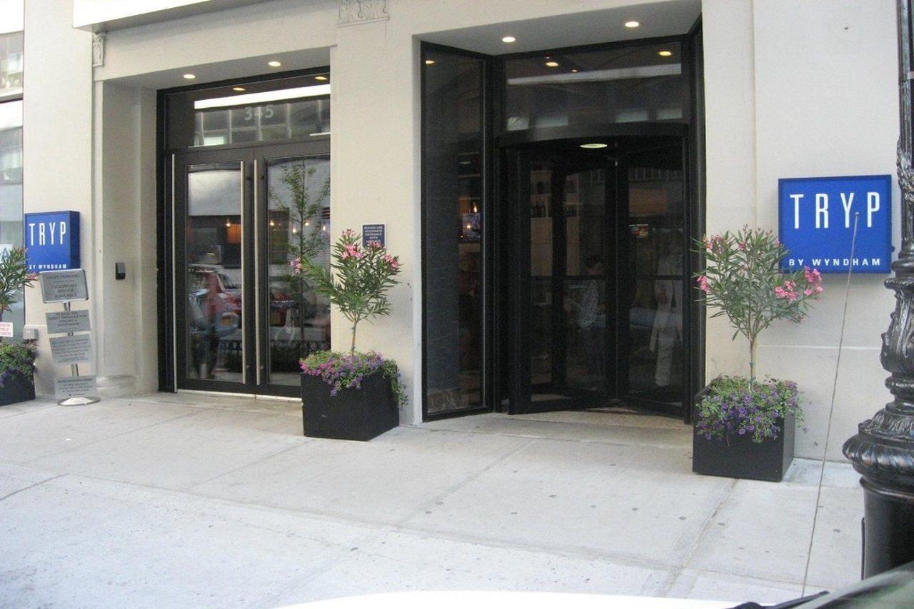 Tryp By Wyndham New York City Times Square - Midtown Exterior photo