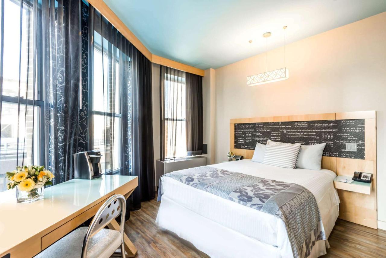 Tryp By Wyndham New York City Times Square - Midtown Exterior photo