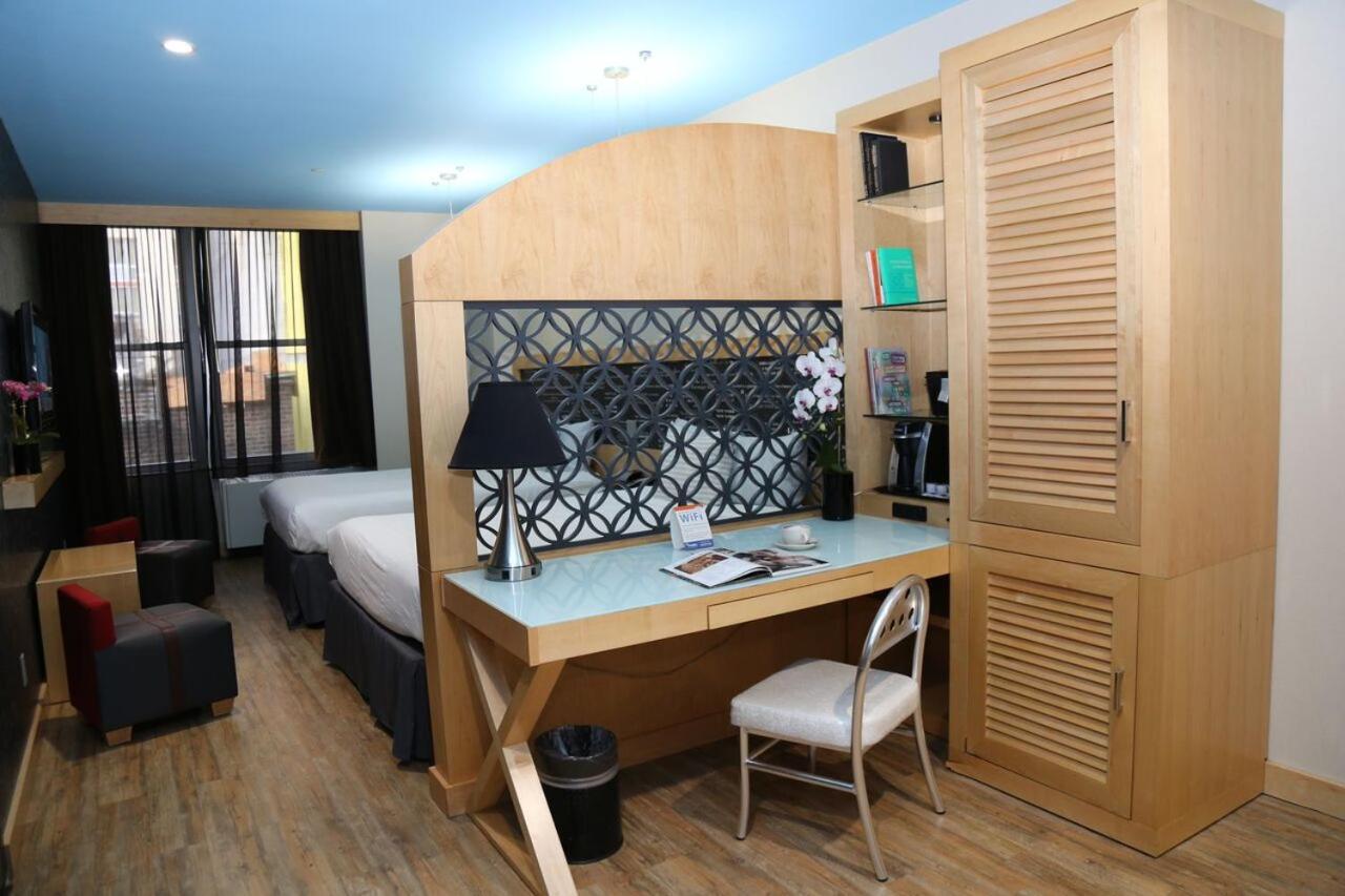 Tryp By Wyndham New York City Times Square - Midtown Exterior photo